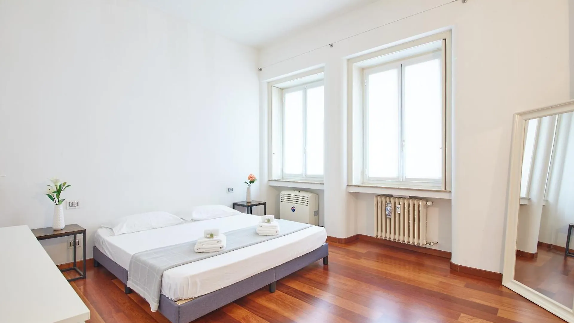 Apartament Porta Nuova Lusso 8 Minuti Dal Duomo Mediolan