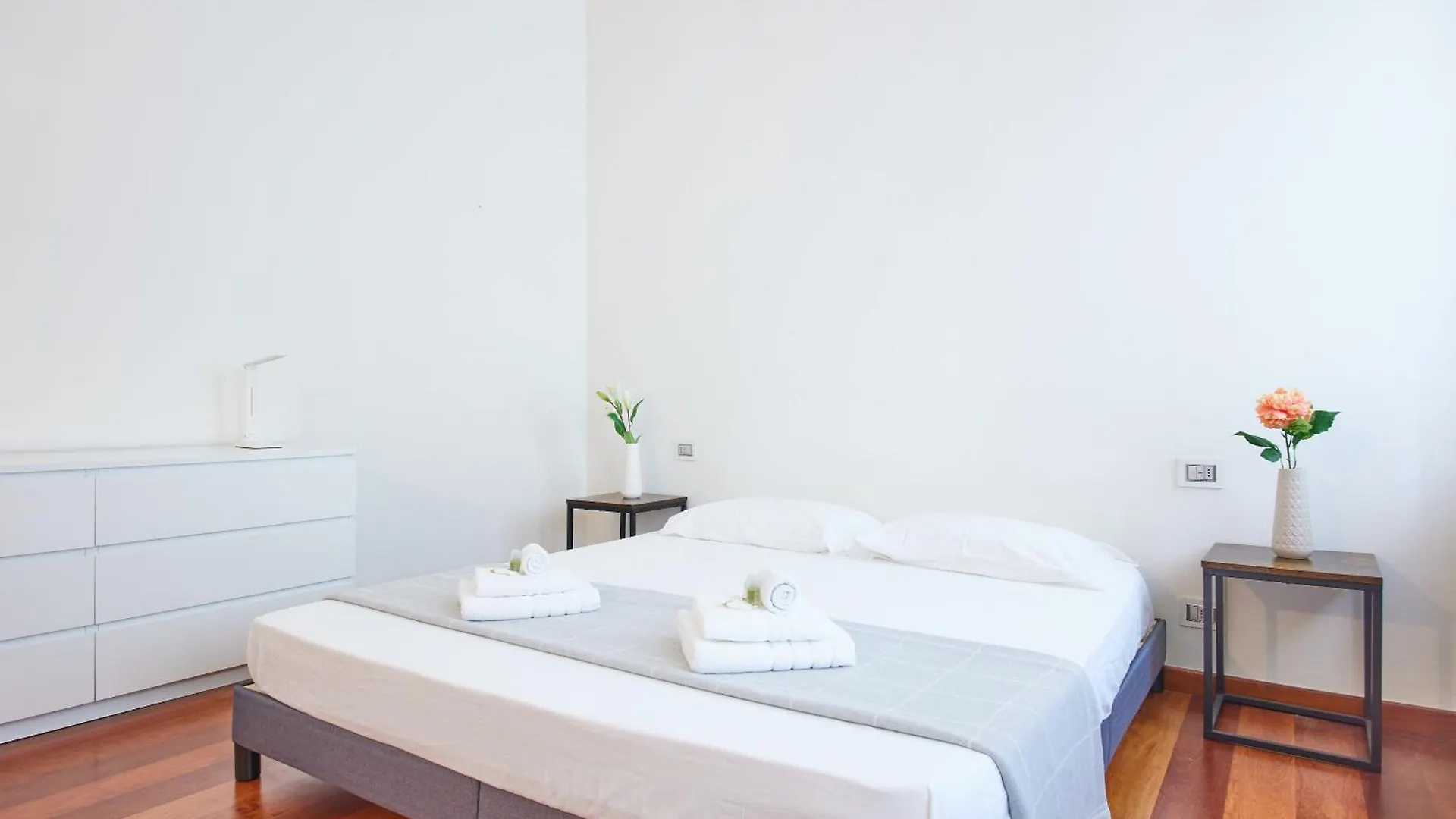 Apartament Porta Nuova Lusso 8 Minuti Dal Duomo Mediolan Włochy